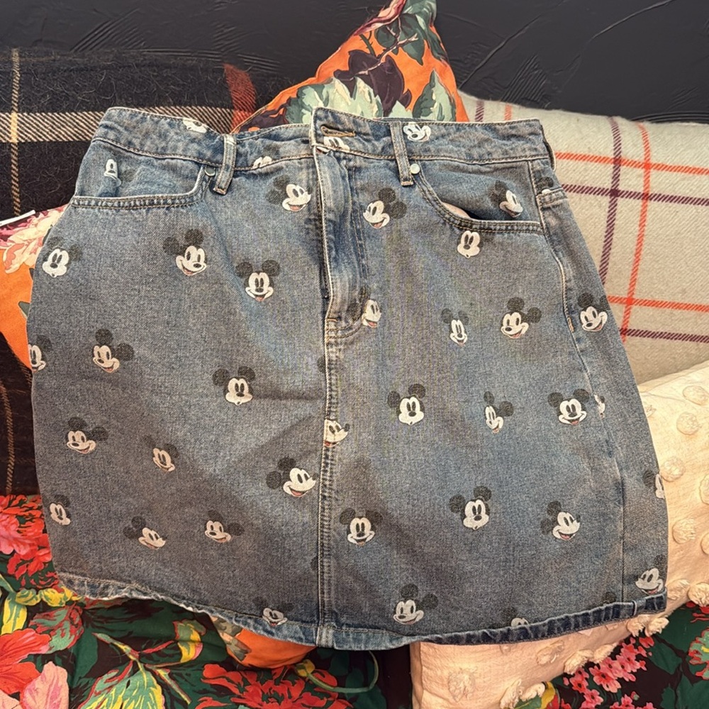 Disney Mickey Mouse jean denim skirt size 8 large perfect condition miniskirt